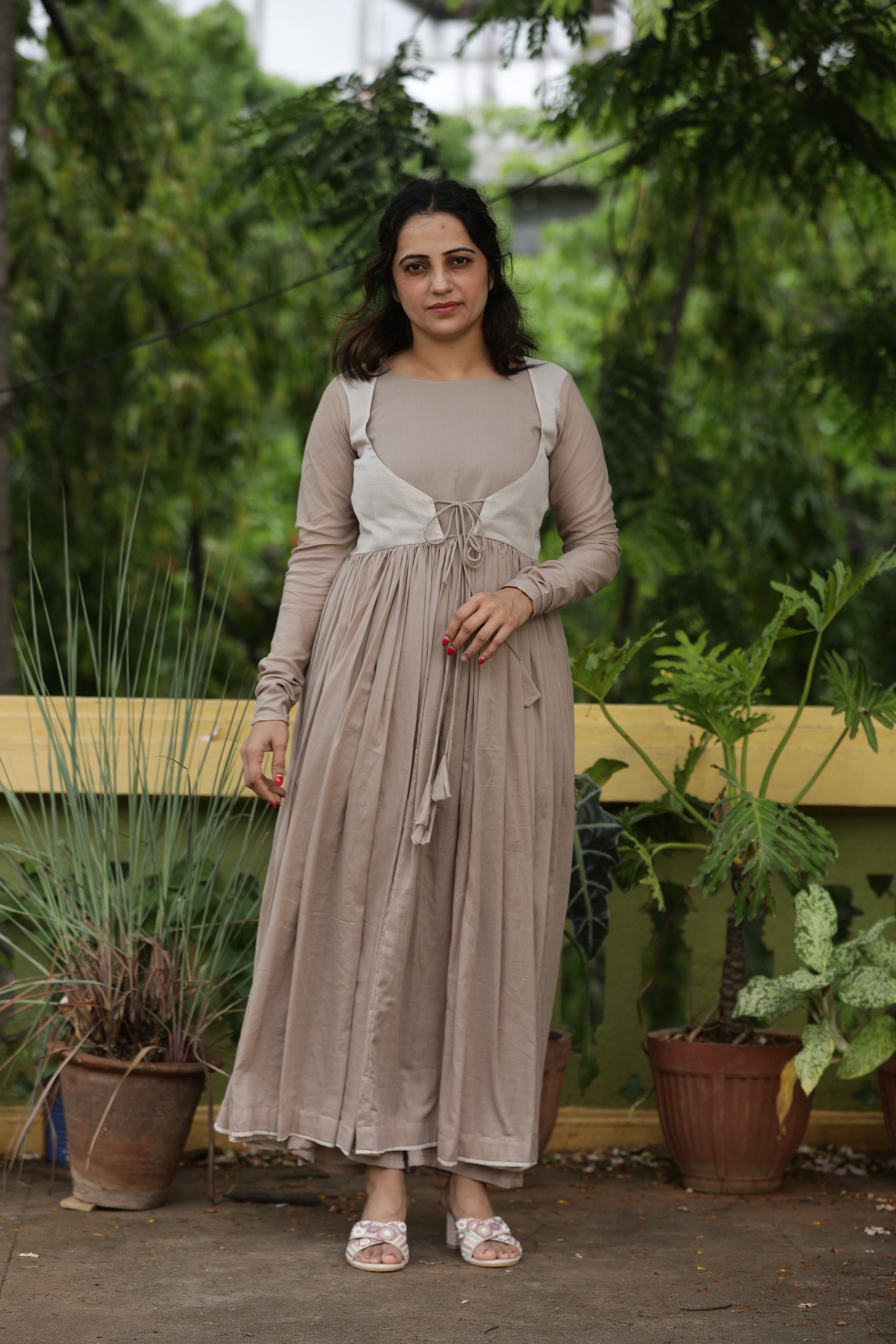 Aamaya Suit