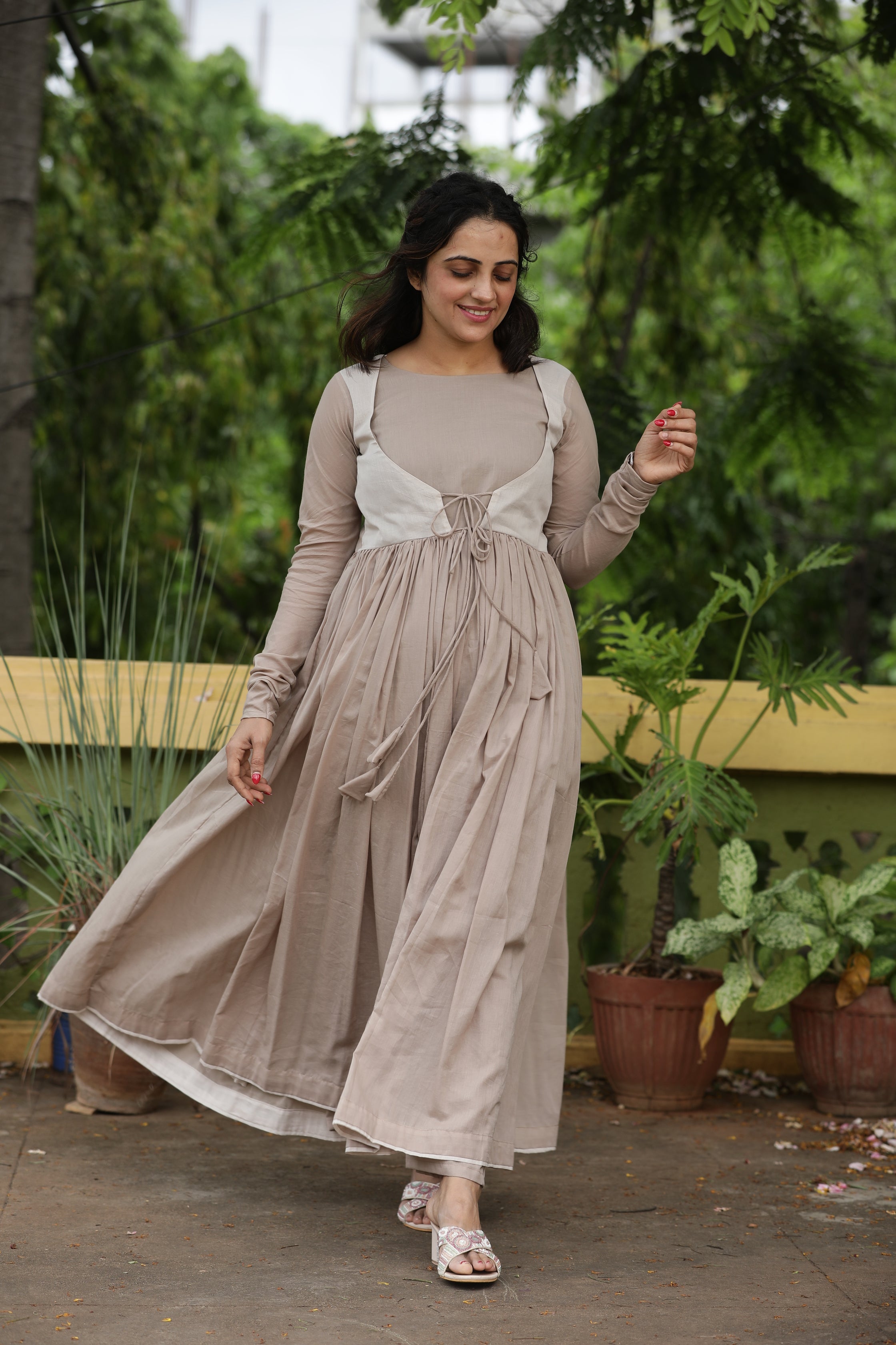 Aamaya Suit
