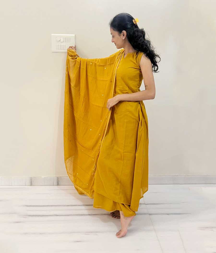 Elegant Solid Cotton Kurta Set With Chikankari Dupatta