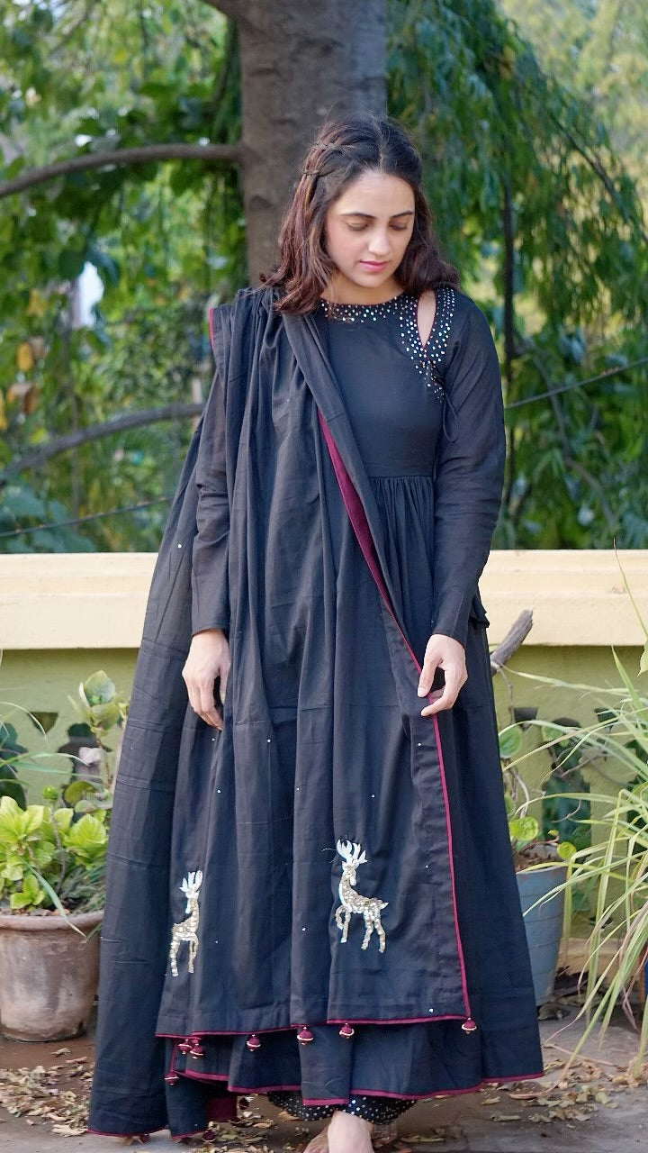 Hiran suit
