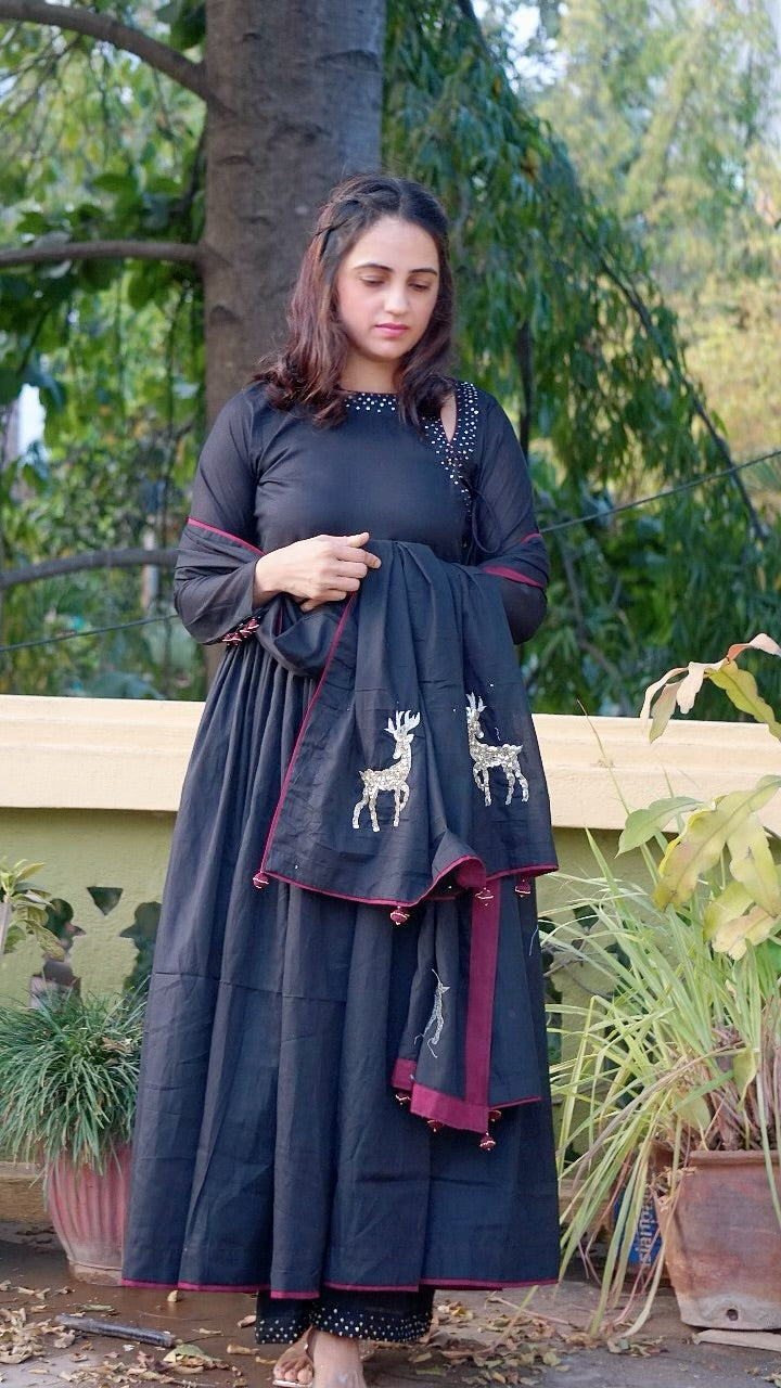 Hiran suit
